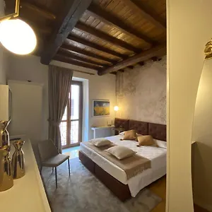 Affittacamere Condotti, Roma